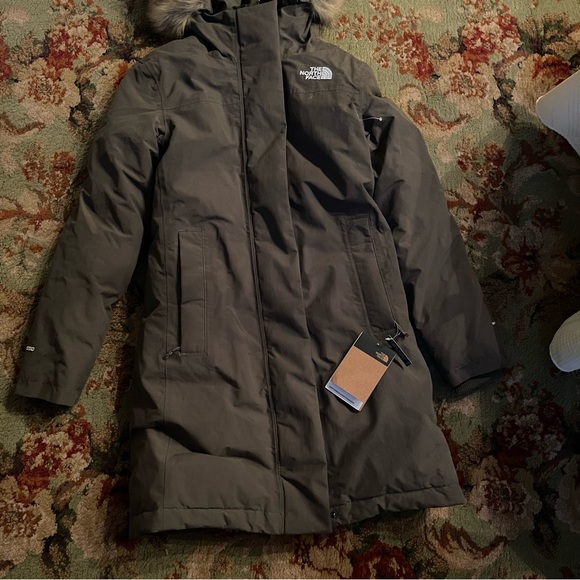 The North Face Women's Arctic Parka - NWT Taupe Green - Picture 3 of 9
